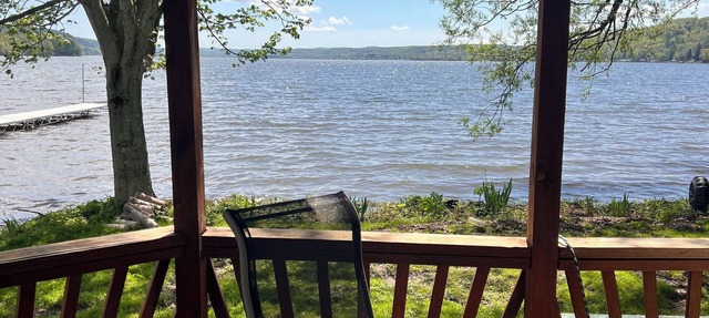 The Eagles Nest A Charming 4-bedroom cabin on Lake Canadarago