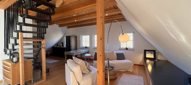 The flat can accommodate up to 4 people,