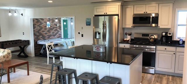 The Gathering Place at Pilgrim Plaza - Pet Friendly & Game Room Sleeps 10