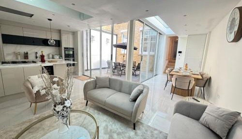The Grand Royal Kilburn House - 4BR/3BR w Parking