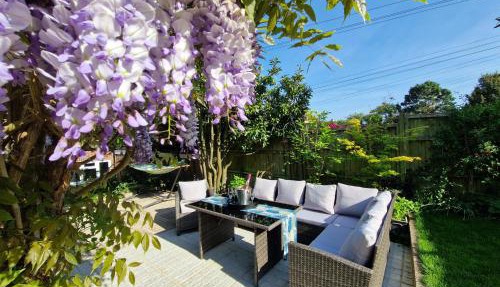 The Hideaway - Central Wareham