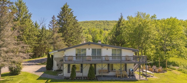 The Hog Mountain Chalet Hot Tub Near Belleayre