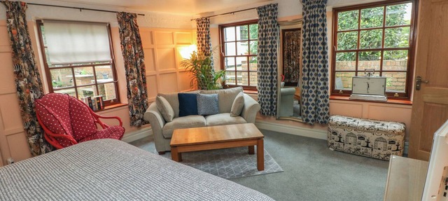 The Laurels Flat