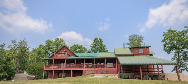 The Lodge at Joe Walker Hollow, privacy at its best with plenty of family space