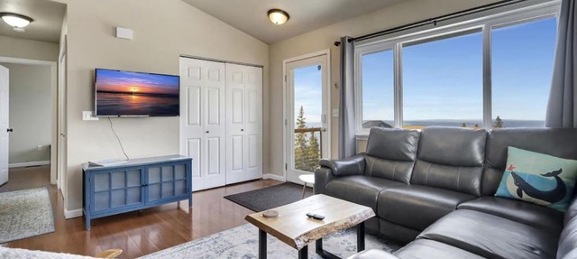 The Mountain Top Escape w/Scenic Views & Trails
