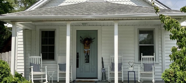 The Olde Springhouse cottage in downtown Abingdon