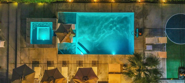 The Palms - Pool, Spa, BBQ, Games, Mountain Views