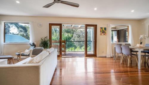 The Panoramic Tree View Home in Melbourne City