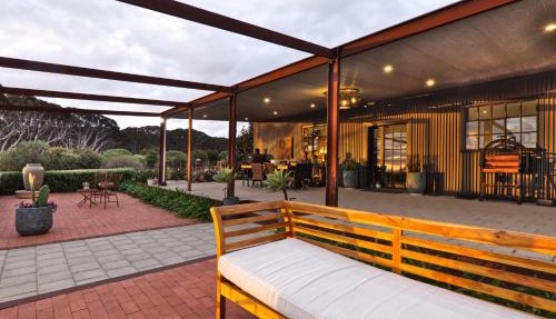 The Rusty Kangaroo Hideaway - Ocean-View - Full Booking Service, Ferry, Experiences, Tour Option