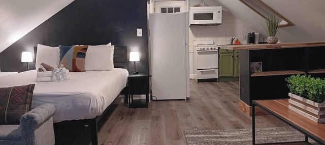The Studio-Suite at Putnam Pike NEW APT Near PVD