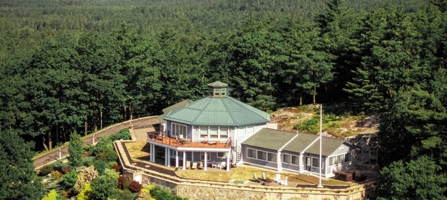 The Ultimate Group Escape: Private Mountain w Hot Tub, Pool Table, Massage Chair