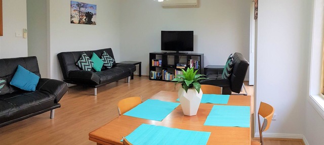 The Villa Retreat - Your 2 bedroom Self-Contained Home Away From Home