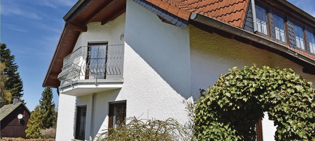 This well-maintained vacation home consists of two apartments. On the first floor is DEI066, which y