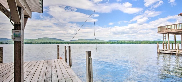 Three Adjacent Lakefront Cottages - 'Westview' Sleeps 2-16