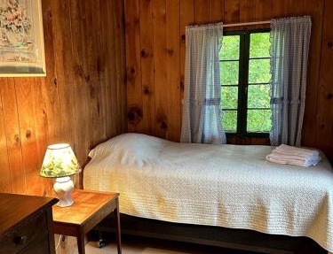 Three-Bedroom Mountain Cabin Getaway near Hanover, New Hampshire
