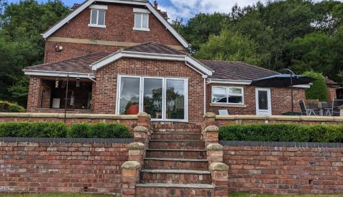 Three bedroomed house with a separate studio apartment by Severn Valley railway