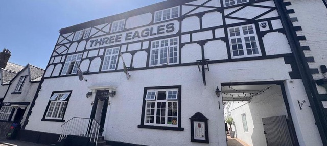 Three Eagles Hotel&Restaurant and Garden Bar