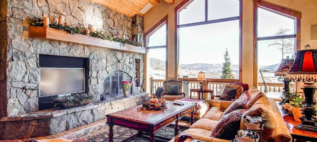 Three Peaks Mountain Lodge