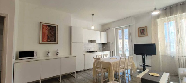 three-room apartment 5 minutes from Central Station and Gae Aulenti for vacation and work