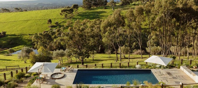 TIMBA - Luxury bush retreat with pool, spa & gym