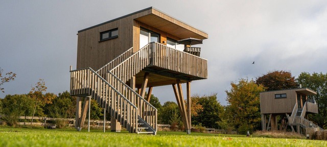 Tiny Home “Stilt House with Canal View” with Wi-Fi