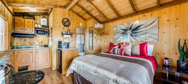 Tiny Home with Covered Porch in Cloudcroft Area!