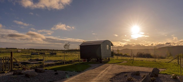 +Tiny House with beautiful Mountain Views+