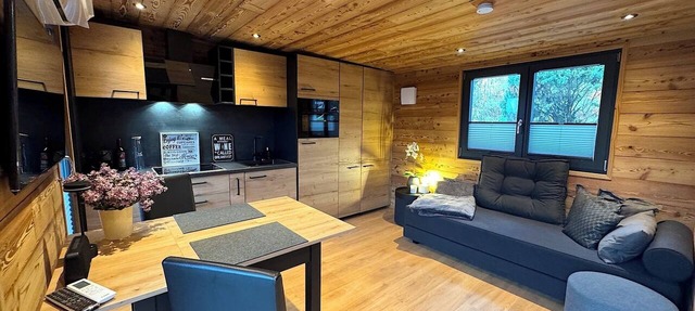Tiny house with sauna and sun loungers