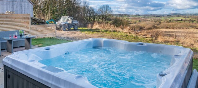 Tithe Barn - Four Bedroom House, Sleeps 8