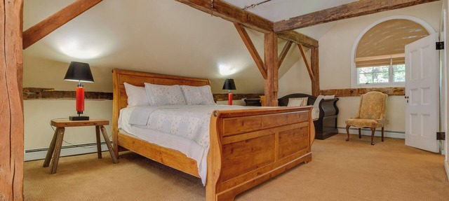 Toad Hall Carriage House-quaint family friendly home on a historic estate