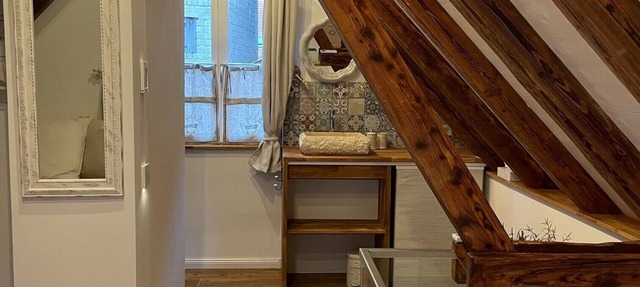 Top equipped mini house for sole use
