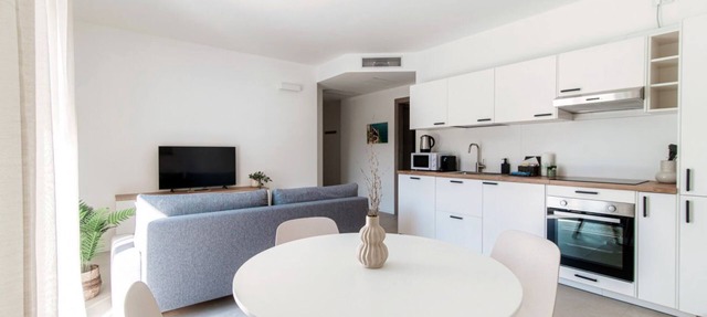 Torno: Three-room apartment with balcony and easy access to public transport in