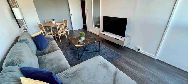 Tower Bridge Canada Water 2 bed flat