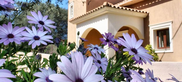 Traditional Villa Mandola