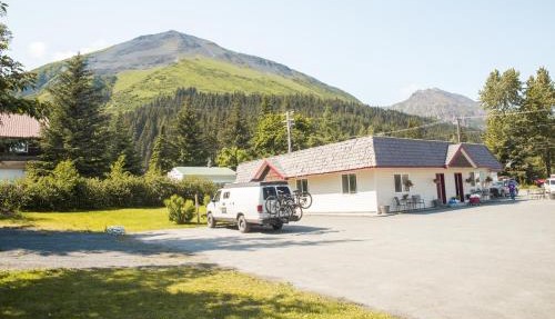 Trailhead Lodging