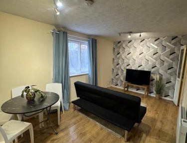 Tranquil 1BD in Edmonton