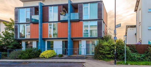 Tranquil 3 Bedroom Manchester Retreat With Parking