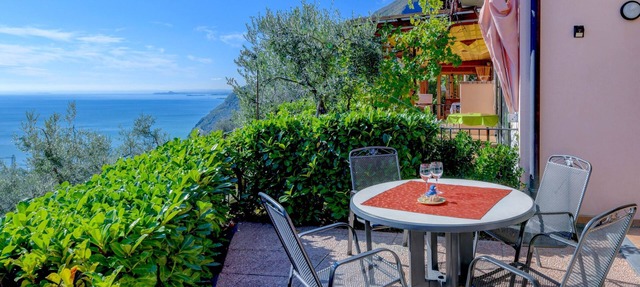 Tranquil Apartment "Sun" with Pool Access, Stunning Views, and Private Terrace