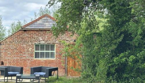 Tranquil detached barn in Sherborne St John