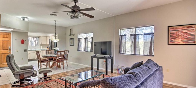 Tranquil Green Valley Townhome w/Mtn Views!