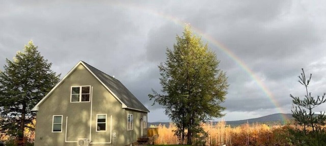 Tranquil mountain view home near downtown North Conway Mountain Views. Cable TV.