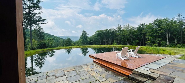 Tranquil Retreat-Pond side on 16 Acres