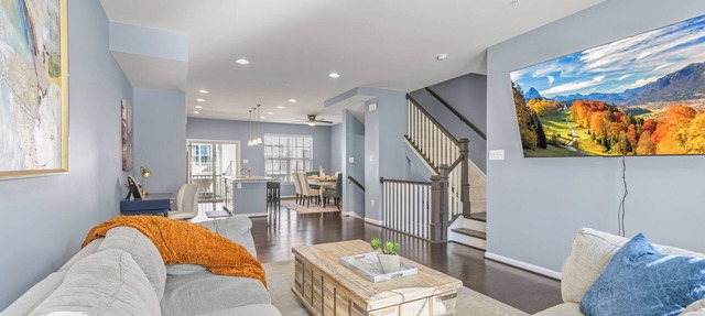 Tranquil townhome with comfort and convenience