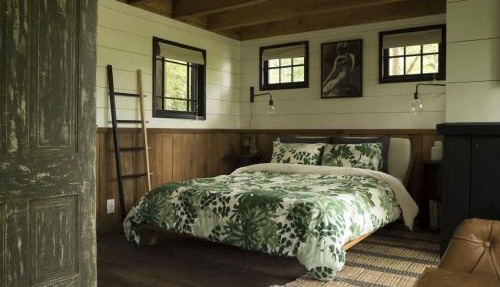 Treetop Hideaways: The Elements Treehouse