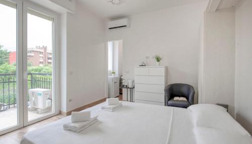 Trevi 4 - The White Studio - B Home