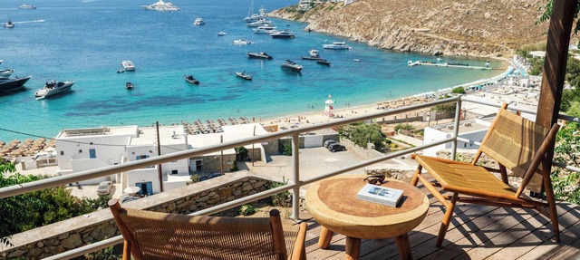 Trinitas Mare - Psarou Beachfront House w Sea View