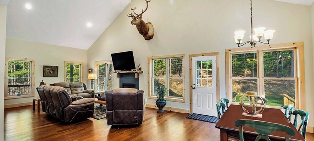 True Adirondack living. 3-bedroom house in tranquil Diamond Point.