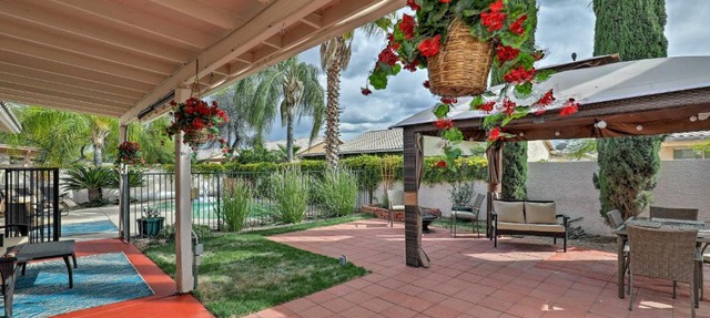 Tucson Getaway w/Yard, Pool, Hot Tub + Gas Grill!