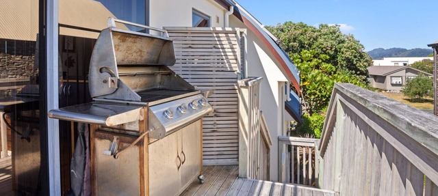 Tuhua Views - Waihi Beach Holiday Home