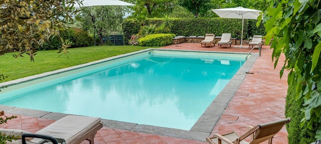 Tuscan Villa with Private Pool, Terrace and Wi-Fi